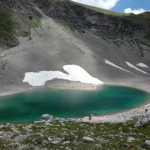 trekking passeggiata natura marche entroterra marchigiano monti sibillini lago pilato escursioni a piedi 